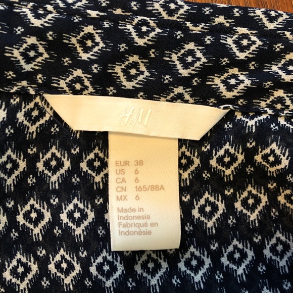 H&M blouse - Picture 3 of 3